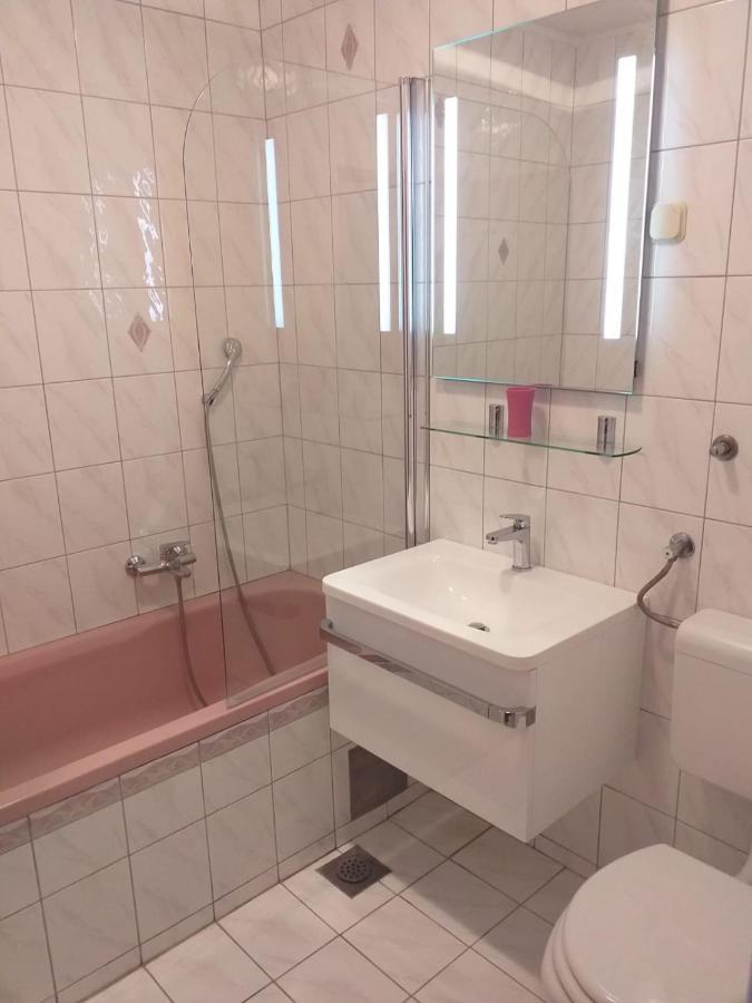 Leone Apartments With Free Parking Pola Esterno foto