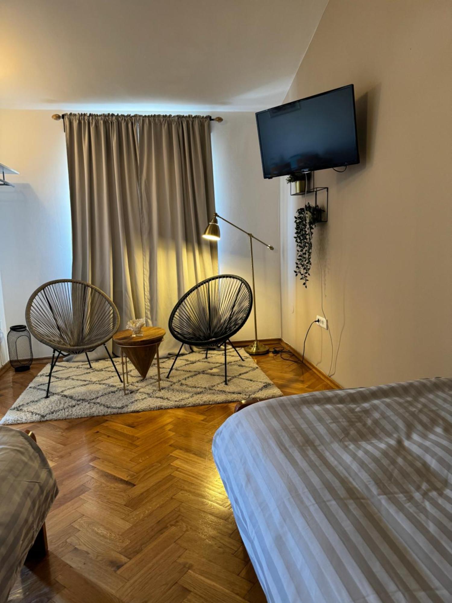 Leone Apartments With Free Parking Pola Esterno foto