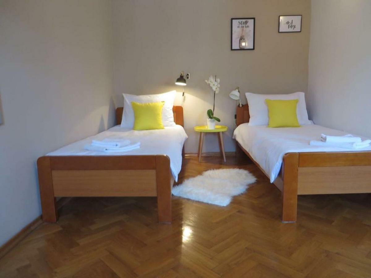 Leone Apartments With Free Parking Pola Esterno foto